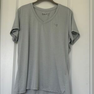 Under Armour women’s Light Gray V-Neck Tee